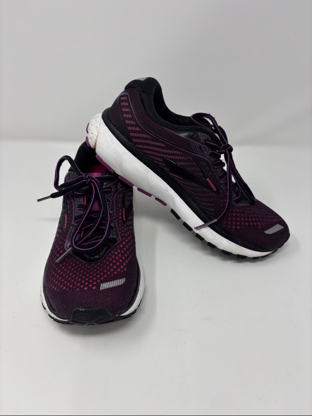 Brooks | ghost 12 Women's Running Sneakers in Dark Purple and Black 7